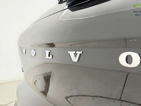 Used 2024 Volvo XC40 B5 Plus w/ Protection Package Premier AWD/4WD image 33