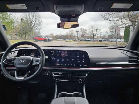 Certified 2025 Chevrolet Traverse Z71 w/ Driver Confidence Package image 16