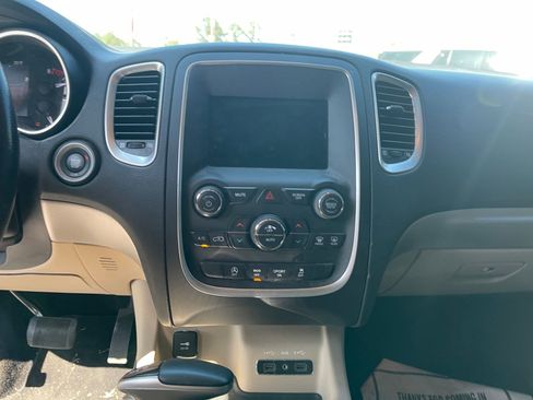 Used 2019 Dodge Durango SXT w/ 3rd Row Seating Group image 17