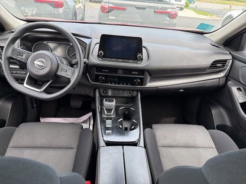 Used 2024 Nissan Rogue SV image 26