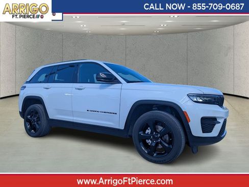 Used 2023 Jeep Grand Cherokee Altitude image 1