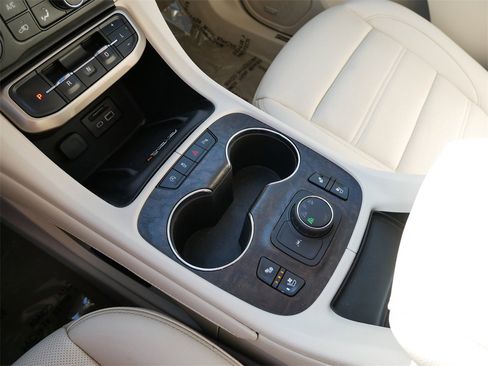 Used 2020 GMC Acadia Denali w/ Technology Package image 23