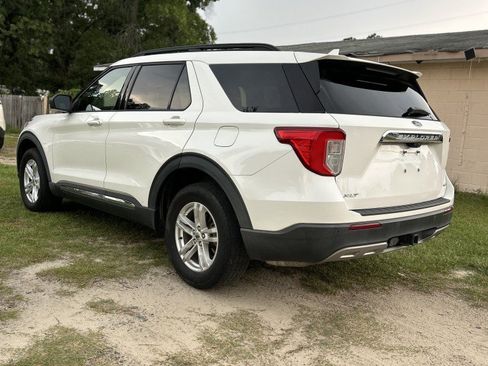 Used 2020 Ford Explorer XLT w/ Equipment Group 202A AWD/4WD image 4