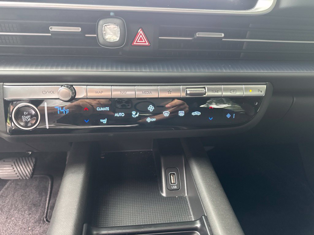 Used 2024 Hyundai Ioniq 6 Limited RWD image 13
