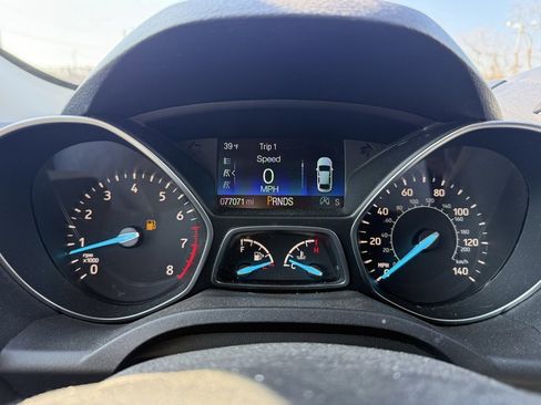 Used 2019 Ford Escape SEL image 21