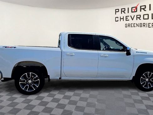 Used 2023 Chevrolet Silverado 1500 LT AWD/4WD image 9