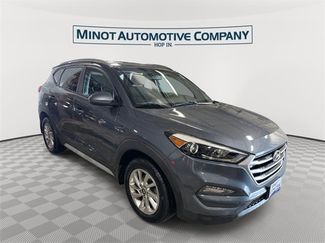 Used 2017 Hyundai Tucson SE video 1