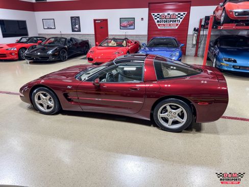 Used 2003 Chevrolet Corvette Coupe w/ Preferred Equipment Group RWD image 42