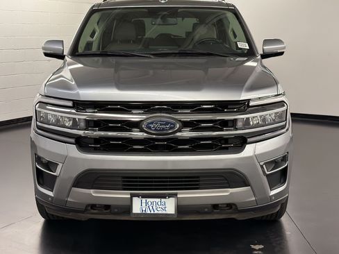 Used 2023 Ford Expedition Limited AWD/4WD image 6
