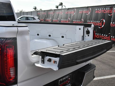 Used 2024 GMC Sierra 1500 SLT image 41