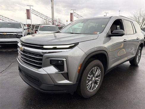 New 2026 Chevrolet Traverse LT w/ Driver Confidence Package image 8