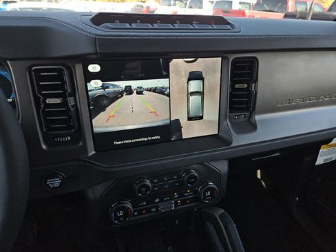 New 2025 Ford Bronco Badlands image 24