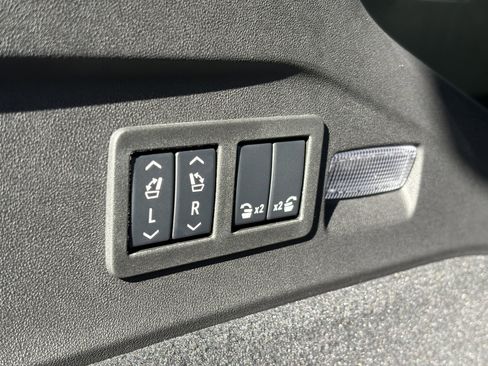 New 2026 Cadillac Escalade IQL Luxury image 11