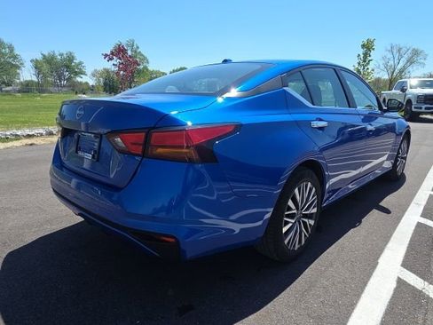 Used 2025 Nissan Altima 2.5 SV image 8