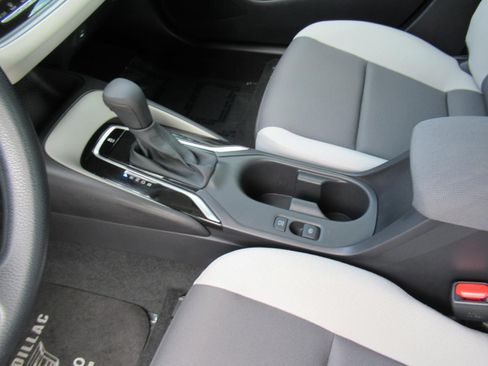 Used 2025 Toyota Corolla LE FWD image 17