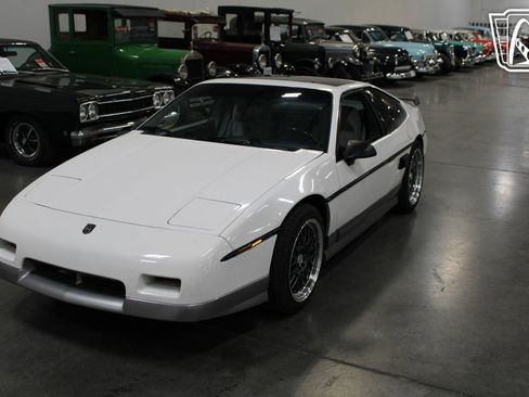 Used 1987 Pontiac Fiero GT image 11