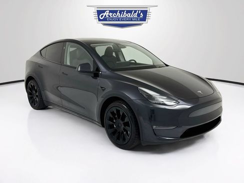 Used 2024 Tesla Model Y Long Range AWD/4WD image 1