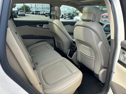 Used 2016 Lincoln MKX Reserve w/ Luxury Package AWD/4WD image 11