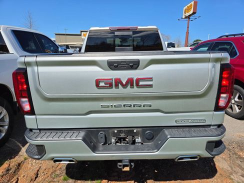 Used 2022 GMC Sierra 1500 Elevation w/ Preferred Package image 9