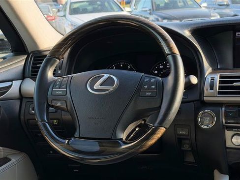 Used 2013 Lexus LS 460 w/ Comfort Pkg RWD image 29