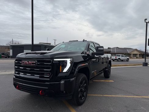 Used 2024 GMC Sierra 3500 AT4 w/ AT4 Premium Plus Package image 4
