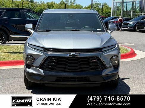 Used 2025 Chevrolet Blazer RS FWD image 2