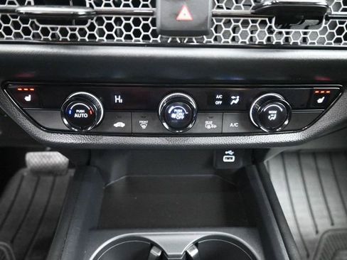 Certified 2024 Honda HR-V Sport image 17