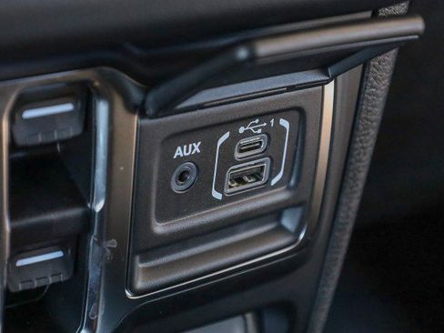 Used 2024 Jeep Gladiator Rubicon w/ Convenience Group image 22