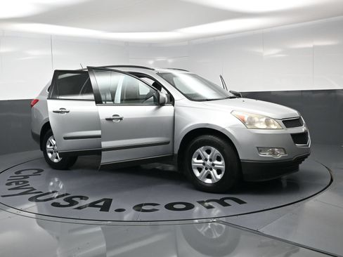 Used 2011 Chevrolet Traverse LS FWD image 24
