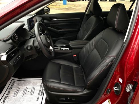 Used 2023 Nissan Altima 2.0 SR image 10