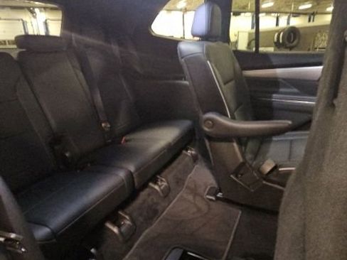 Used 2025 Buick Enclave Preferred image 43