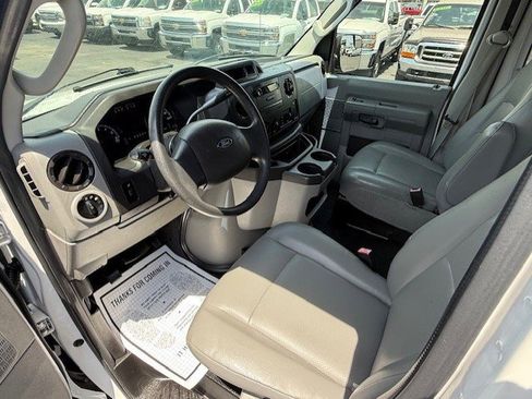 Used 2014 Ford E-250 and Econoline 250 Extended w/ Power Group image 15