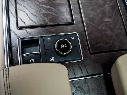 Used 2024 Lincoln Navigator Reserve w/ Monochromatic Package image 18