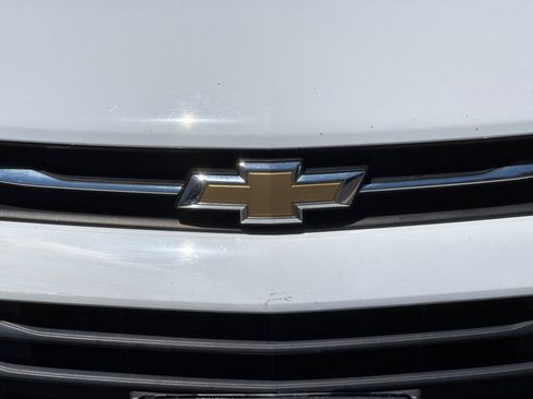 Used 2020 Chevrolet Trax LT w/ LT Convenience Package AWD/4WD image 44