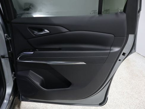 Used 2024 Chevrolet Traverse LT image 21