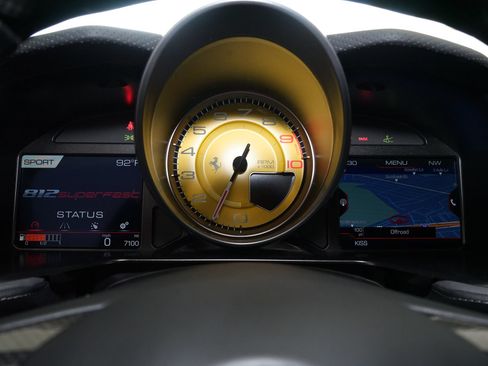 Used 2019 Ferrari 812 Superfast RWD image 14