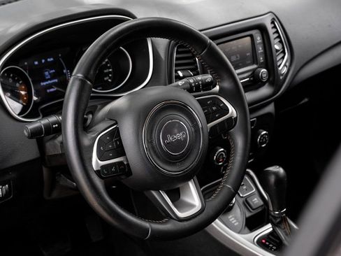 Used 2018 Jeep Compass Latitude image 4