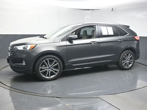 Used 2019 Ford Edge Titanium w/ Cold Weather Package image 4