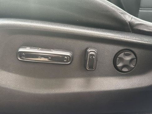 Used 2020 Honda CR-V EX image 2