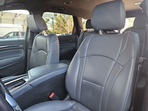 Used 2024 Buick Enclave Premium image 22