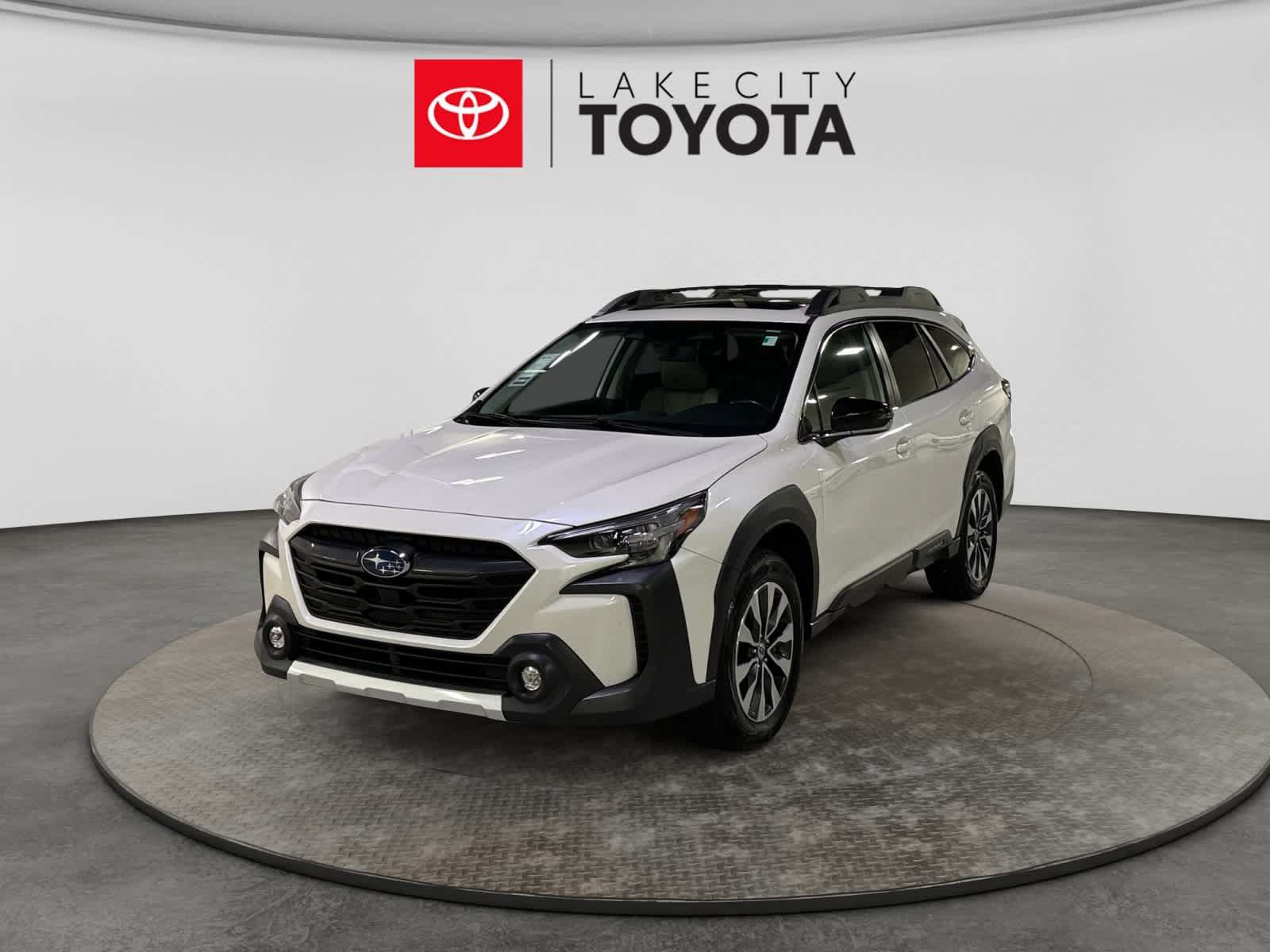 Used 2023 Subaru Outback Limited AWD/4WD image 1