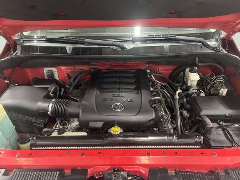 Used 2014 Toyota Tundra Limited w/ Limited Premium Package AWD/4WD image 9