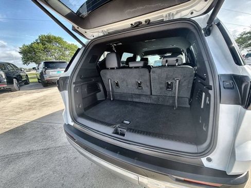Certified 2026 Chevrolet Traverse LT AWD/4WD image 25