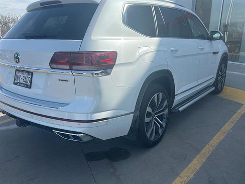 Used 2022 Volkswagen Atlas SEL Premium image 22