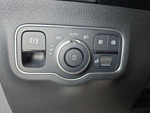 Certified 2025 Mercedes-Benz GLA 250 image 28