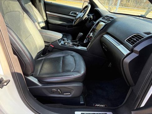 Used 2018 Ford Explorer Sport w/ Equipment Group 401A image 17