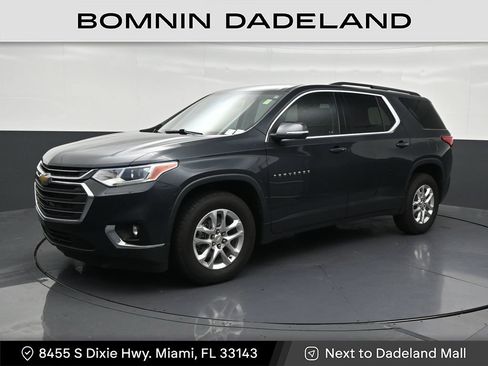 Used 2021 Chevrolet Traverse LT FWD image 1