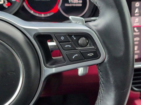 Used 2021 Porsche Cayenne image 11