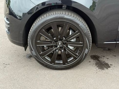 Used 2025 Land Rover Range Rover SE AWD/4WD image 14