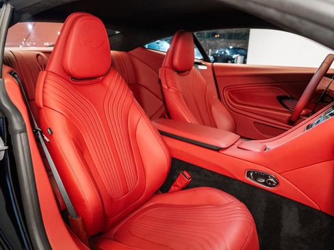 Used 2023 Aston Martin DB11 Coupe image 17